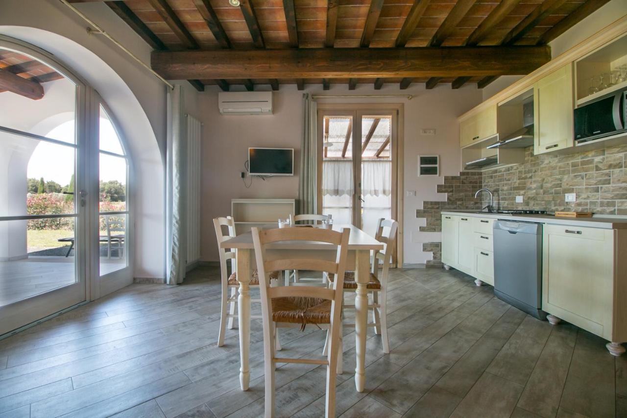 チェチナ Fattoria Palazzeta - Pet & Family Friendlyアパートホテル エクステリア 写真